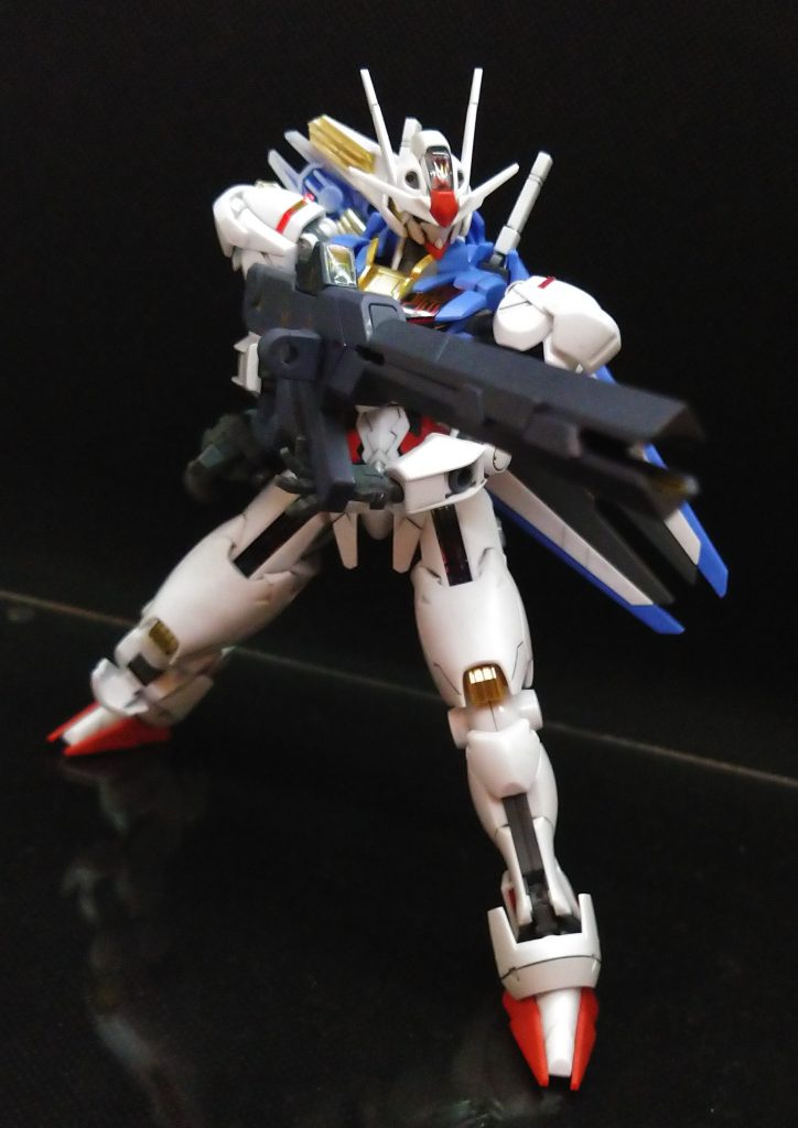 胴体下部に懸架しているロングレンジビームライフル。そもそもエアリアル用なので勝手にぶっ放すと「止めなっさい」されちゃいます((゚□゚;))