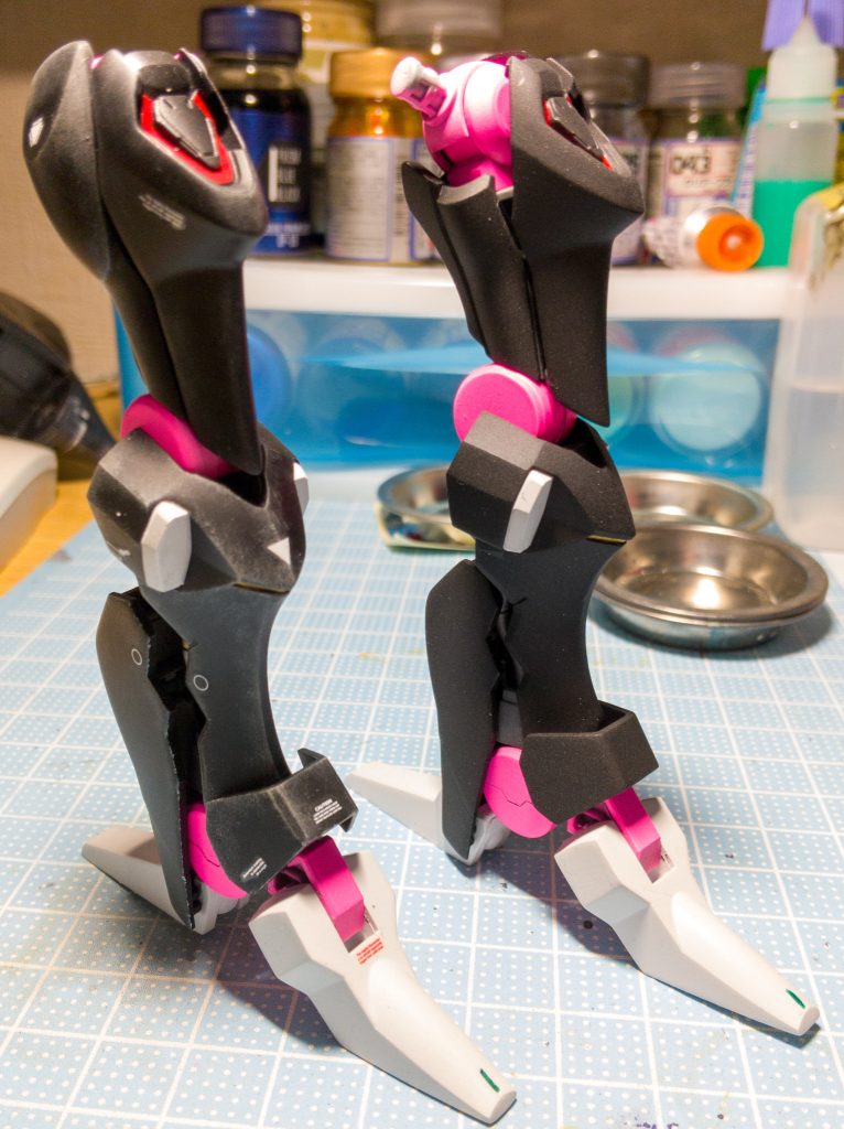 デカールを貼って、情報量を上げました。