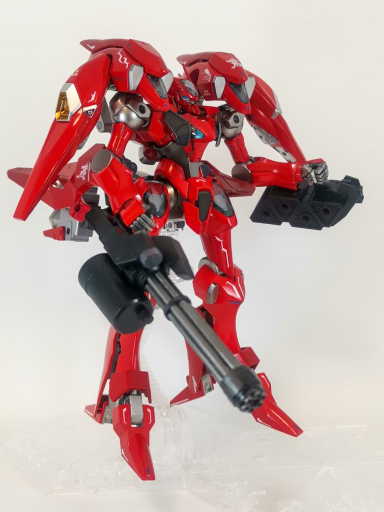 技術的には鏡面もデカールも初挑戦だったから、と自分に言い聞かせるとしてデザイン的には似て無くともカッコよくできたと思うので満足の出来でした。