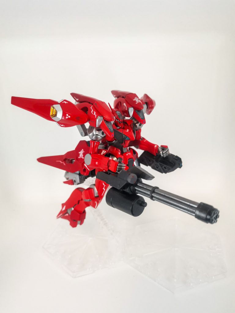 上半身と下半身に長い情報があるので巡航ポーズが決まります。