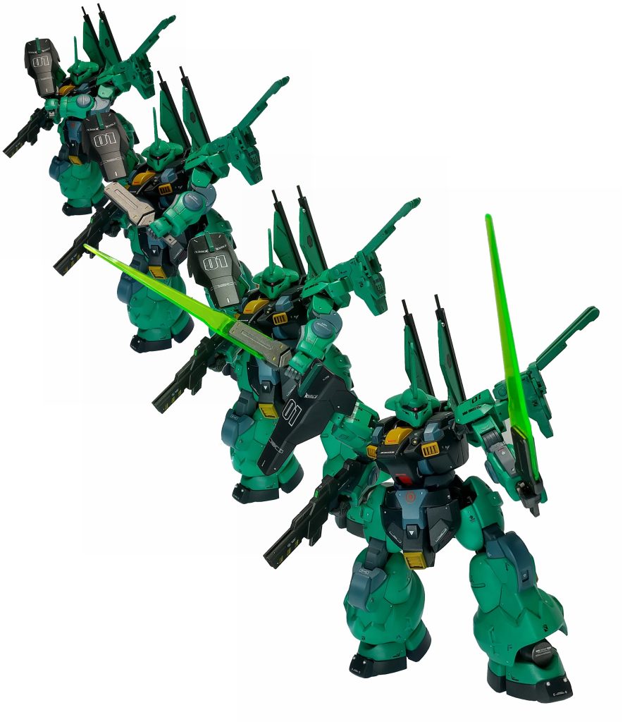 ウェポンラックからビームサーベルが抜けるのか試してみました。おデブな割には、ちゃんと腕が届いて抜けました。上半身の可動良いですね。