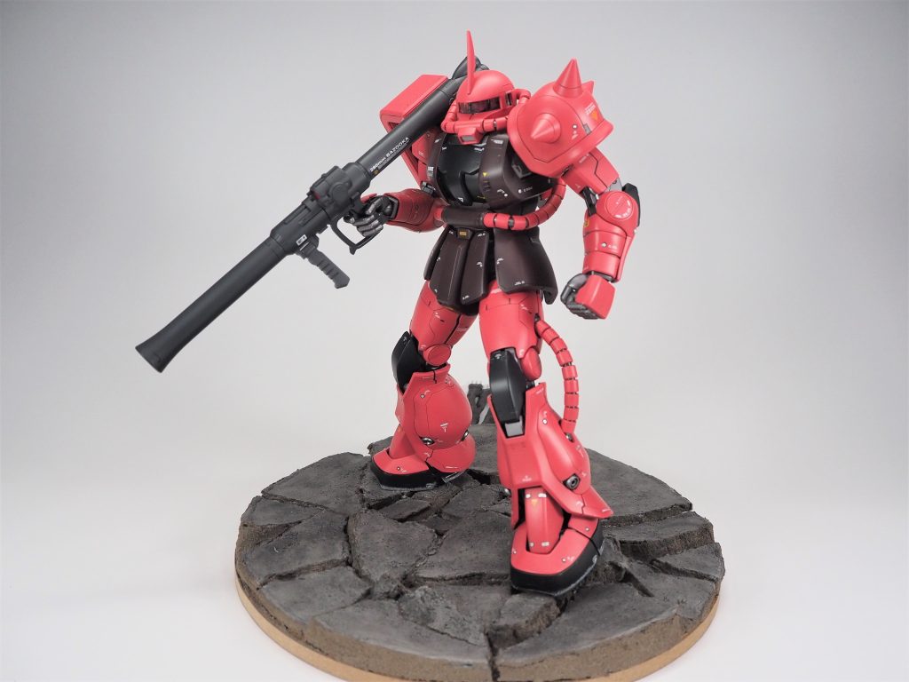 フロント発光無しの状態今回は全身を光らせる配線の関係から無理なポージングはできないため、ほぼポージングは固定で製作