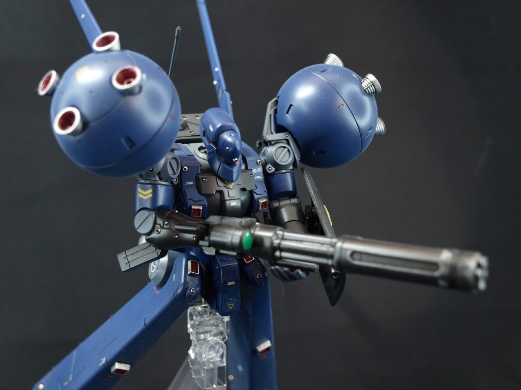 ノーマルの3連40mmバルカン砲は、シンプルだったので、ガトリングに改造しました。