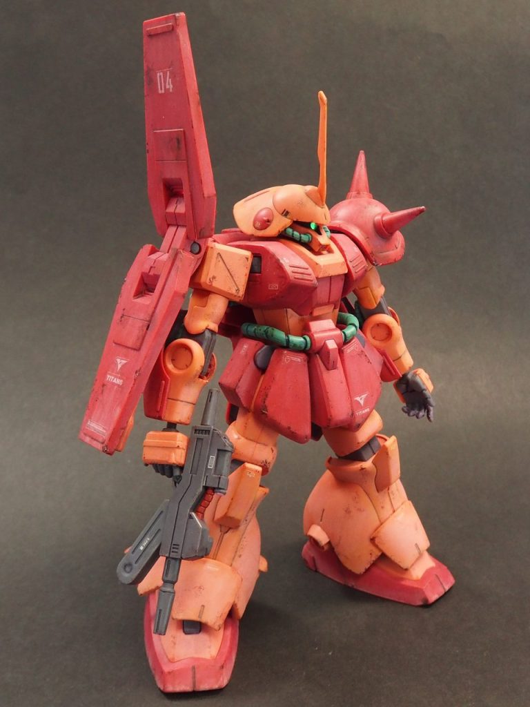 素立ち。作品の出来はともかく、HGUCマラサイは本当にいいキットですよね。マラサイというかっこいい量産機の魅力を引き出す造形をしていると思います。大好き。