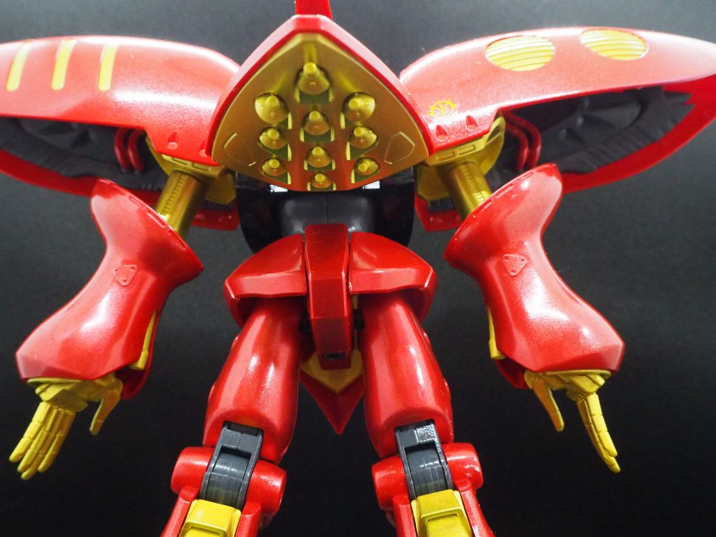 ちゃんとファンネルも塗りました。パーツ構成が良かったのでマスキング処理があまり必要ありませんでした。リバイブ前のキュベレイよりはるかに作りやすくなってました。