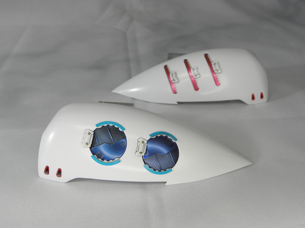 バインダーの外周をカットして少し形を変えてます。