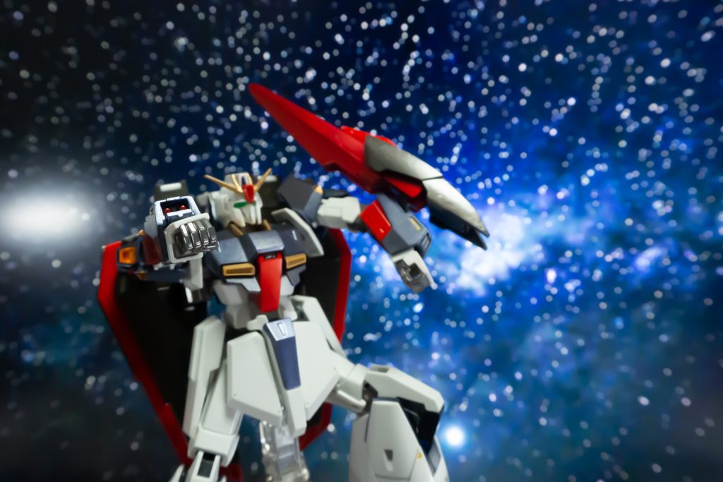 今回、渋めのメタリック塗装、ということで、使用したガンダムマーカーは以下のようになります。・メタリックダークブルー・ロイヤルメタレッド・ガンダムレッドゴールド・ヘビーガンメタリック・メタリックブラック・メタリックオレンジ・シャインシルバー・ガンダムメタバイオレット・ガンダムニューホワイト・メタリックグリーン・ガンダムイエロー(細先タイプ)あと、スミ入れペン(シャープペンシルみたいなスミ入れペン)
