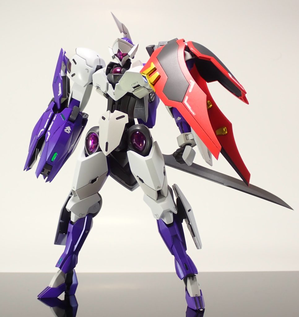 カラーリング・白:EXホワイト+EXシルバー・紫:パープル+コバルトバイオレット・フレーム:メカサフスーパーヘヴィ・バックパック等:メタルブラック+EXシルバー・赤:ローズブライトレッド+ローズディープレッド紫部分のみ、チェリーピンクブルーをEXクリアーで割ったものでコートしています。