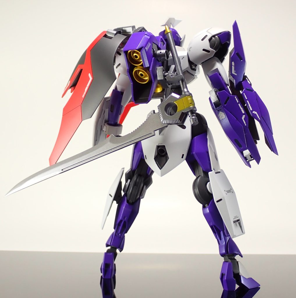 バックパックはリヴランスヘブンのものにRGシナンジュのものを接着して使用。