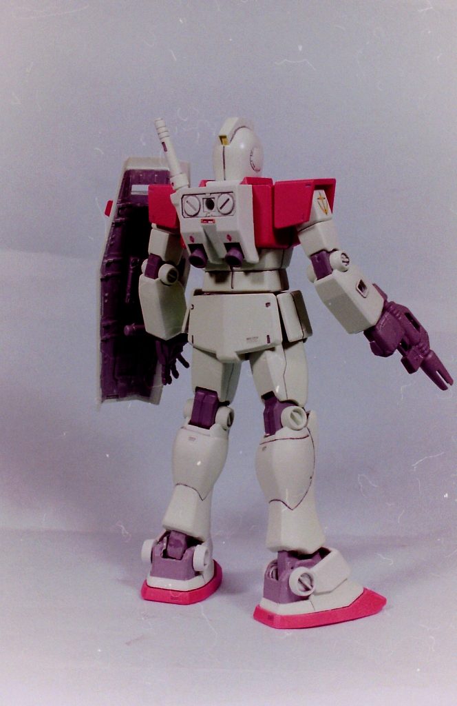 現行のキットと比べると酷ですが旧キットと比べると技術進歩を感じます。