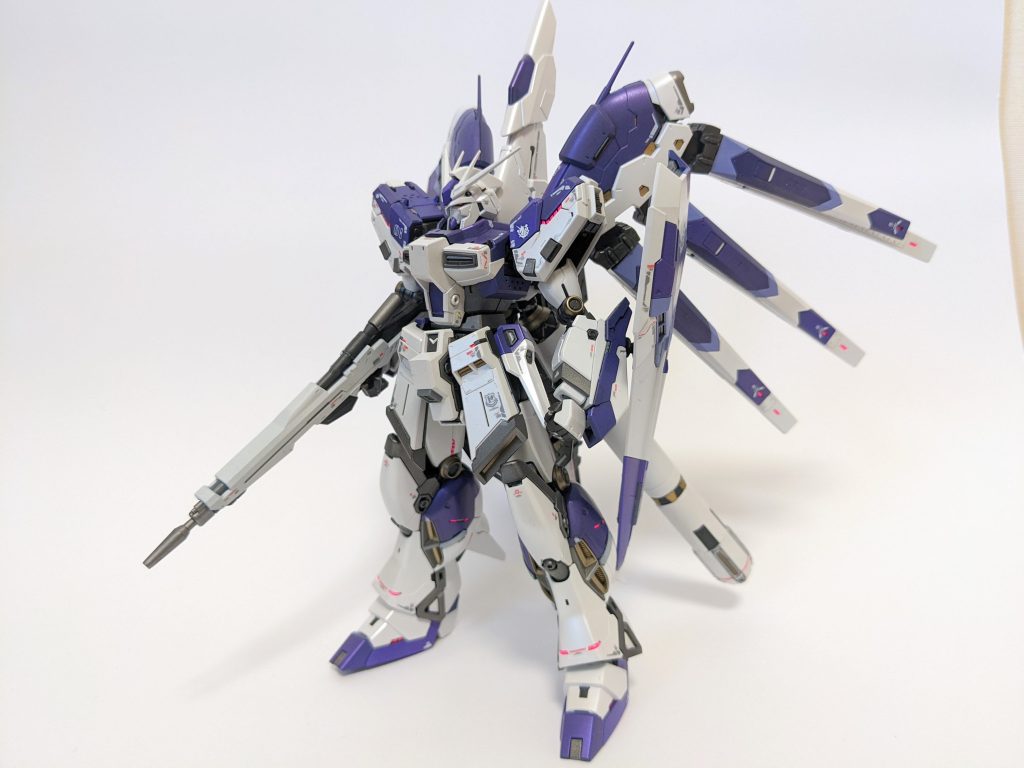 アクセントとしてところどころに蛍光ピンクを置いてみました