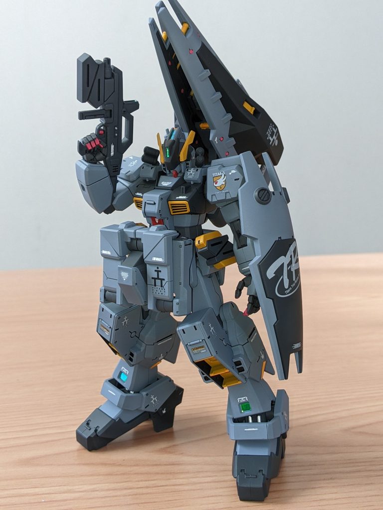 少しだけポージング。