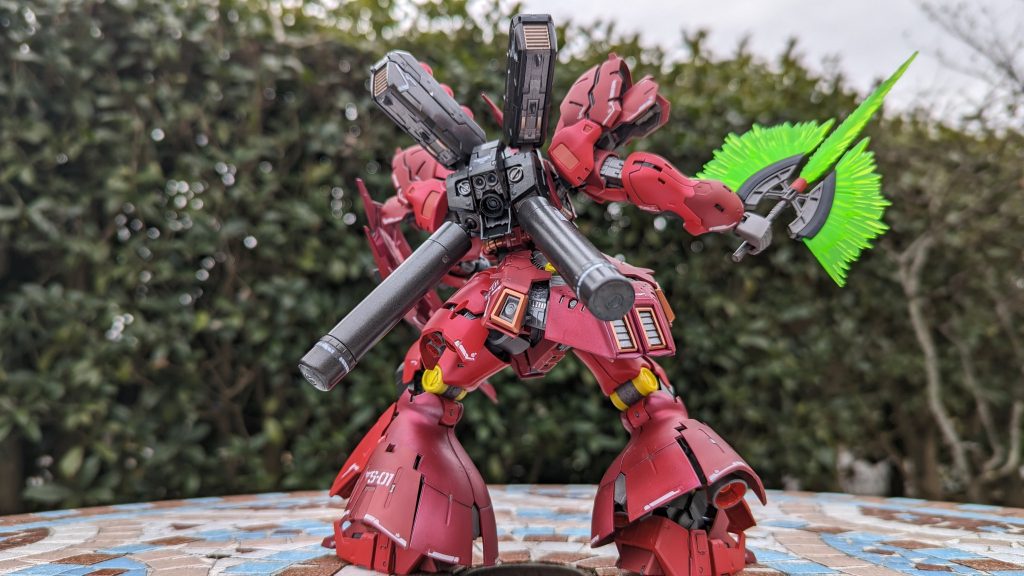 RG 作るのは初めてで、パーツは確かに多かったですが思ったよりは遥かに作りやすかったです。合わせ目消しとかも復帰ついでに習いました(ガンプラ本格的に作るの小学生以来だもんに…)が、このキットでは殆どやらなくても良かったりしましたし。