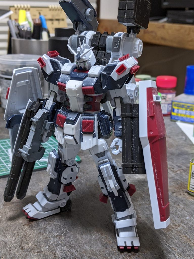 頭部、アゴとアゴが収まる所形状変更フェイス0.5mm前出し、ヘルメット前後に0.5mm延長、コクピット部元を芯に作り変え、胴体部2.4mm延長、チンガード?元を芯に形状変更　フロントアーマー、リアアーマー延長、リアアーマーは、可動します。太もも2.9mm延長、足首2mm延長　後プラバン色々貼り付けています。