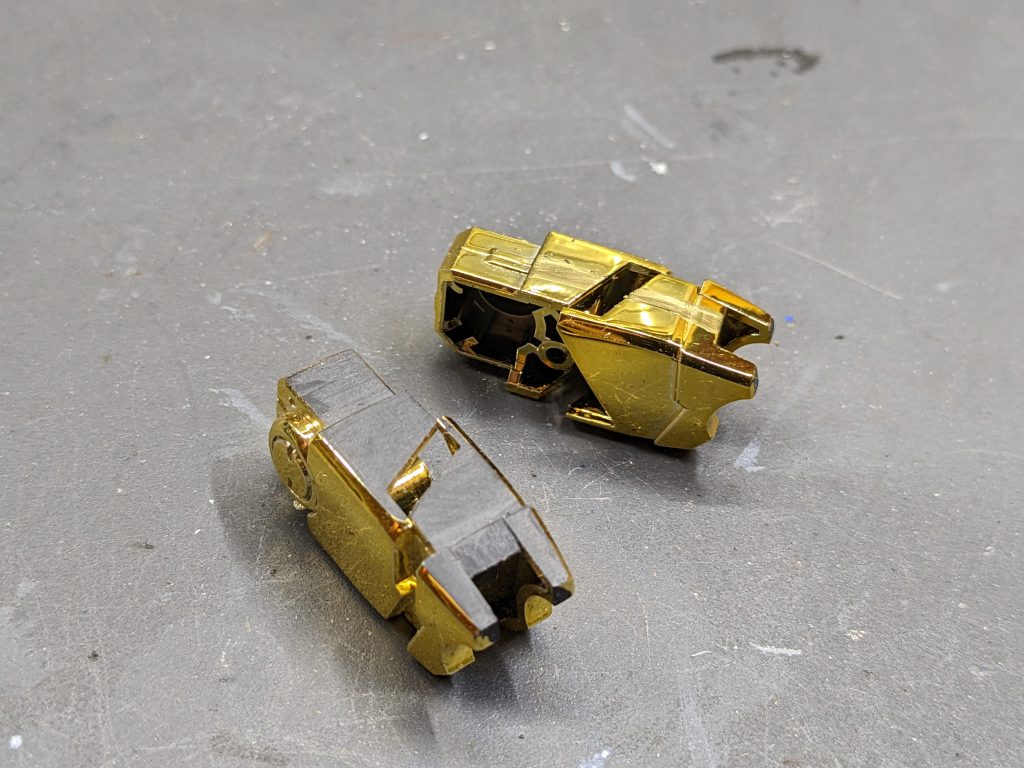 太腿の工作。これをやるのとやらないのでは大違い・・・