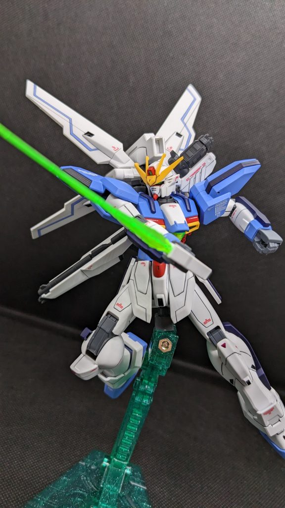 リフレクター部分のモールドはMGガンダムX 3号機の付属デカールを参考にしています。