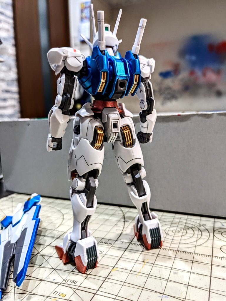 バックショット。腰部の部分は塗り忘れではなく塗るのを止めてます。特に意味はなく笑