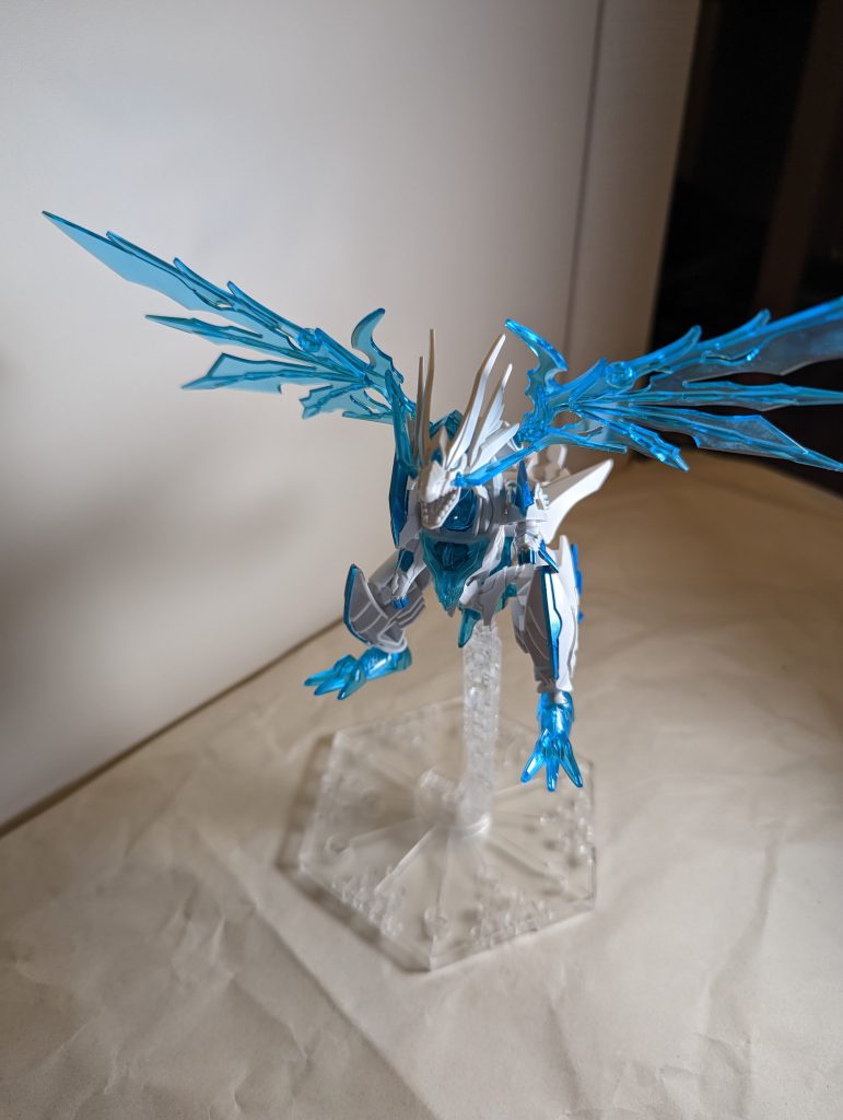 シャイングラスパードラゴン–2枚目/制作者：ダーシー