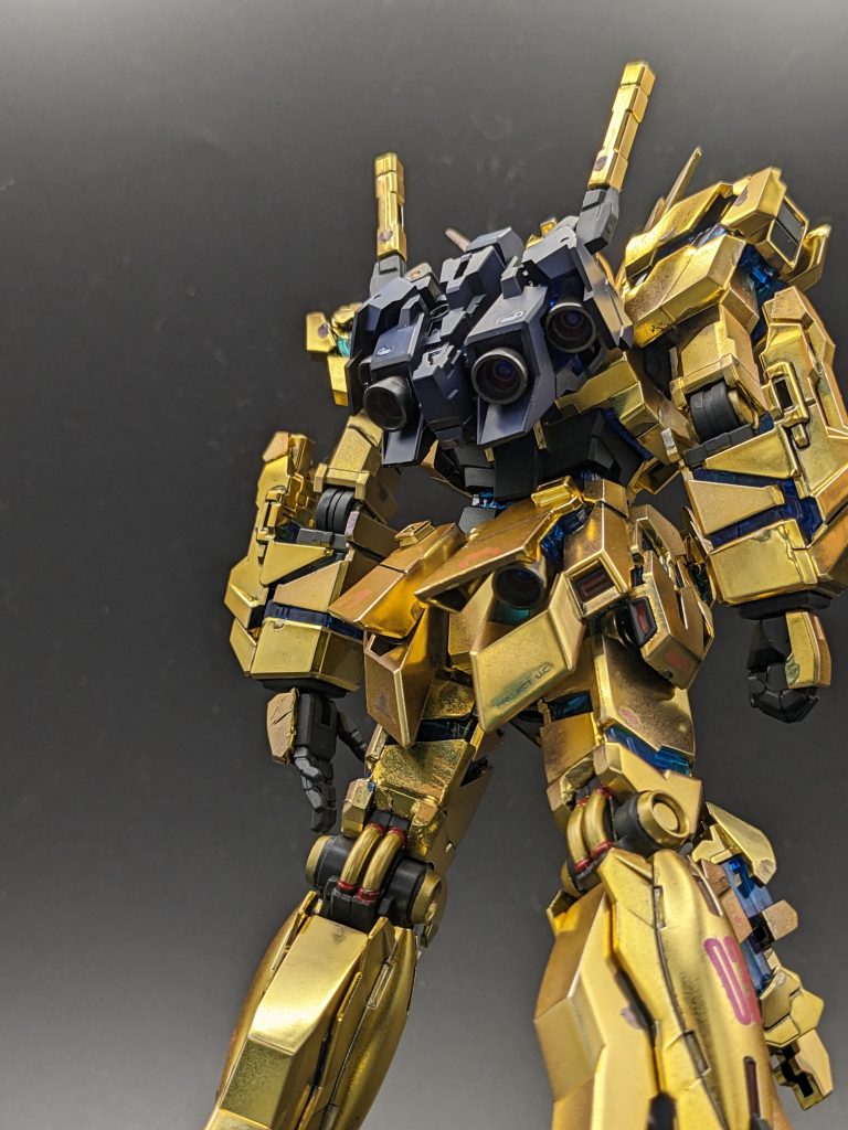 アオリでのバックショットがカッコよく撮れたので。デストロイモードのバックパックは、複雑でイイですね。ティターンズブルーがちょうどいい色味だったので使いました。