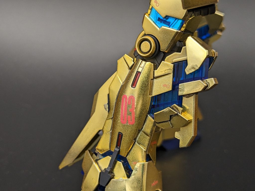 あとは、色々な細かい部分に差し色を入れたりして密度感を出しています。