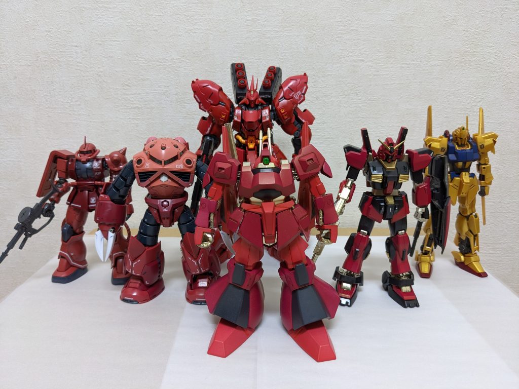 ウチのシャア専用大集合！！１機だけ「妄想自分勝手設定」のが紛れてますが😅ナイチンゲールはデカ過ぎるので今のところパス💦ジオングとゲルググも作りたいですが、RGジオングは未だお目にもかかれず、HGUCゲルググは結構前のキットなので、RGかREVIVEで出して欲しい😆！！