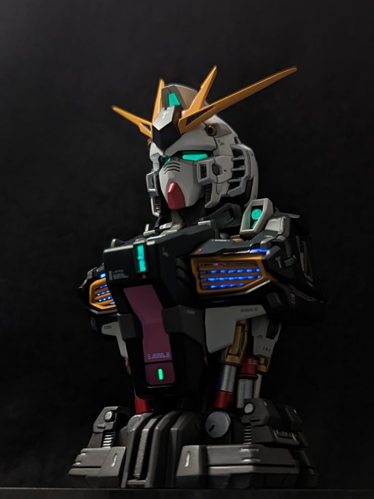 って事で、蛍光塗料による発光✨前回同様胸ダクト内も発光するようにしています。また、一部レッドポイント、グリーンポイントも発光しますやっぱり蛍光塗料いいわ〜😍