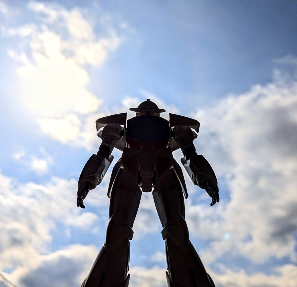 元々∀は買う予定も無かったんですが、ららぽーと福岡のサイドFのショーケースに飾られていた∀を見て一目惚れして購入しました。買ってよかったです。立体物だと非常に格好いい!ターンXも出ないかな〜