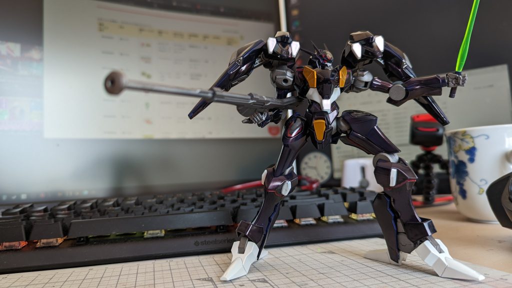 ファラクトをよくよく見るとザウォートにシェルユニットと Gund-Arm 機能用バックパックを搭載したメカという印象を受けます。てかペイルテクノロジー社の MS の格好良さの大半はバックパックで決まってる?