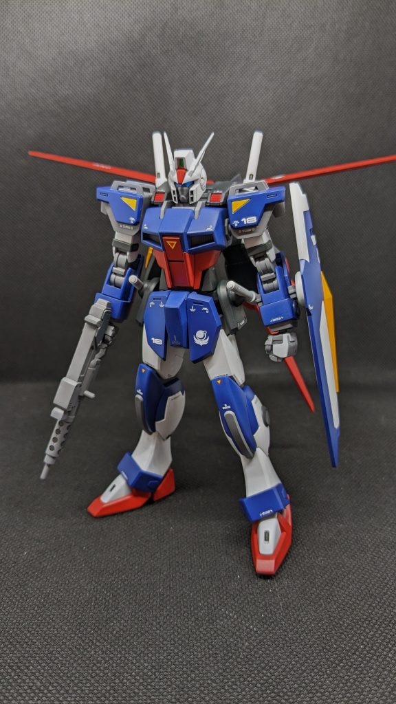 背負いものなしは寂しかったのでHGCEエールストライクからストライカーパックを拝借しました。