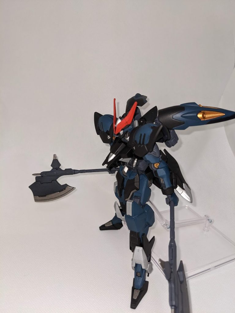 武器は現在はショートアックスを持たせています。時間が出来たらグレモリーの胴体パーツを利用して大型ガントレット等も作りたいなと思っています。