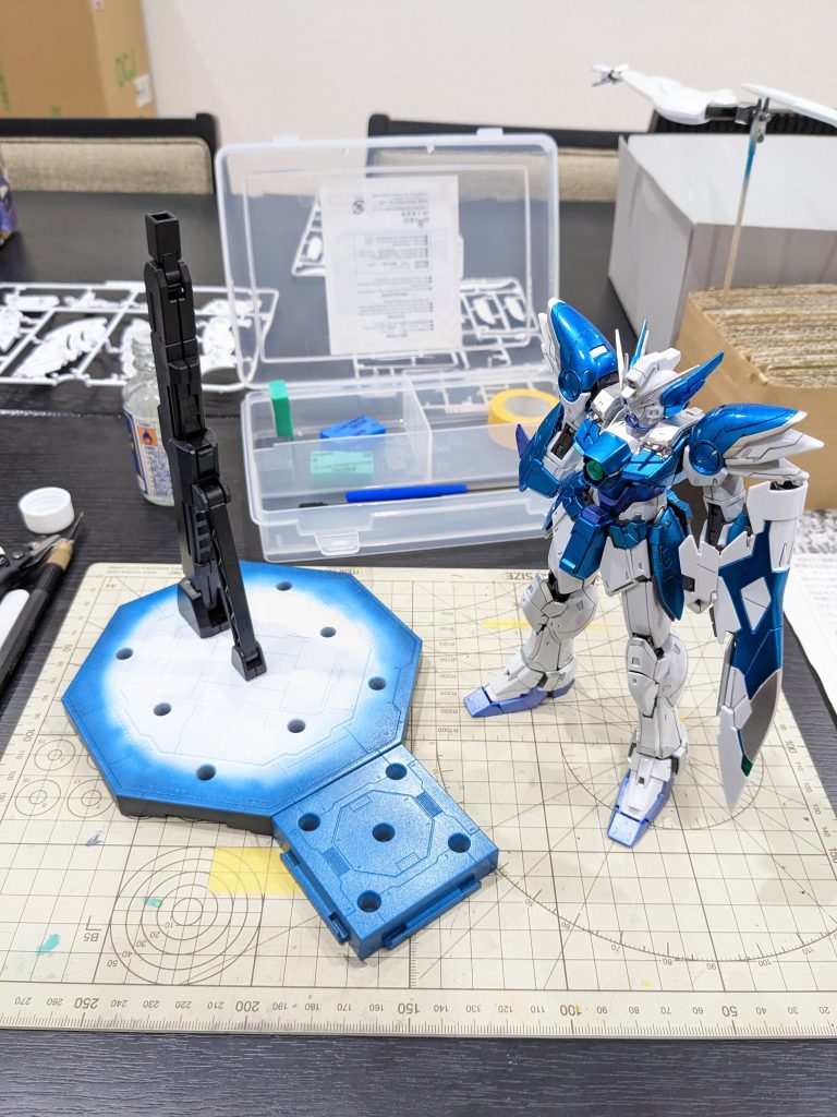 ディスプレイベースは本体とカラーリングを合わせて塗装