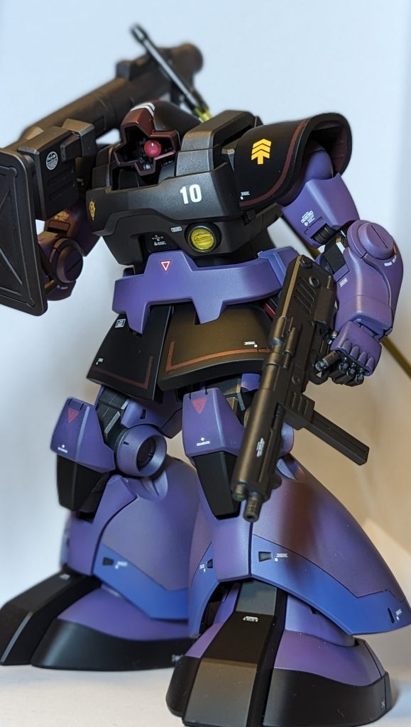 バズーカが似合いすぎ。個人的にはラケーテン・バズのが好み。シールドみたいなのが付いてるの最高ッス。