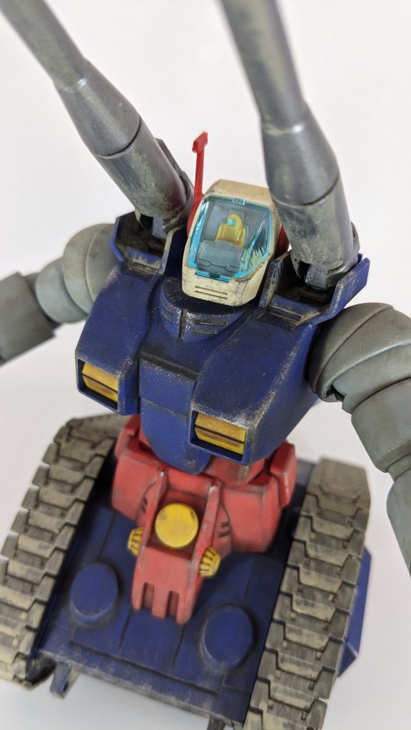 制作手順は…カットしたパーツをランナーパテで合わせ目消し→スミ入れ→つや消しクリアー→ウェザリングカラー(グランドブラウン)→スポンジチッピングのお手軽コース。ランナーパテの乾燥待ちが一番時間かかってます😅(笑)そして、後に待ち受けている失敗を、まだクルフは知らない…