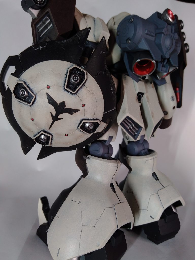 アクリジョンそのままだと直ぐに乾いてしまって、塗装するには良いのですが、塗料が沢山いるのでお金ががが!!