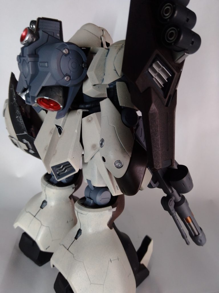 バックパックや関節部、武器はエアブラシです。違いはどう感じるのか。。 めちゃめちゃ違和感ありました。 塗装方法は統一した方が良さそうです。