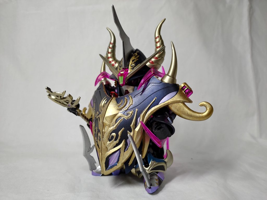 首を曲げて斜め前からのショットクリアーパーツは基本未塗装です先端が細い部分はちょっとだけシャープにしています