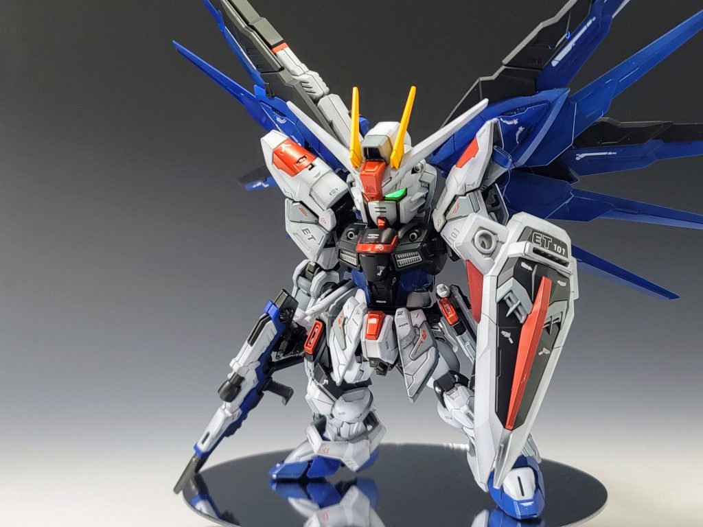 MGSDフリーダムガンダム　完成品　塗装　フリーダムガンダム