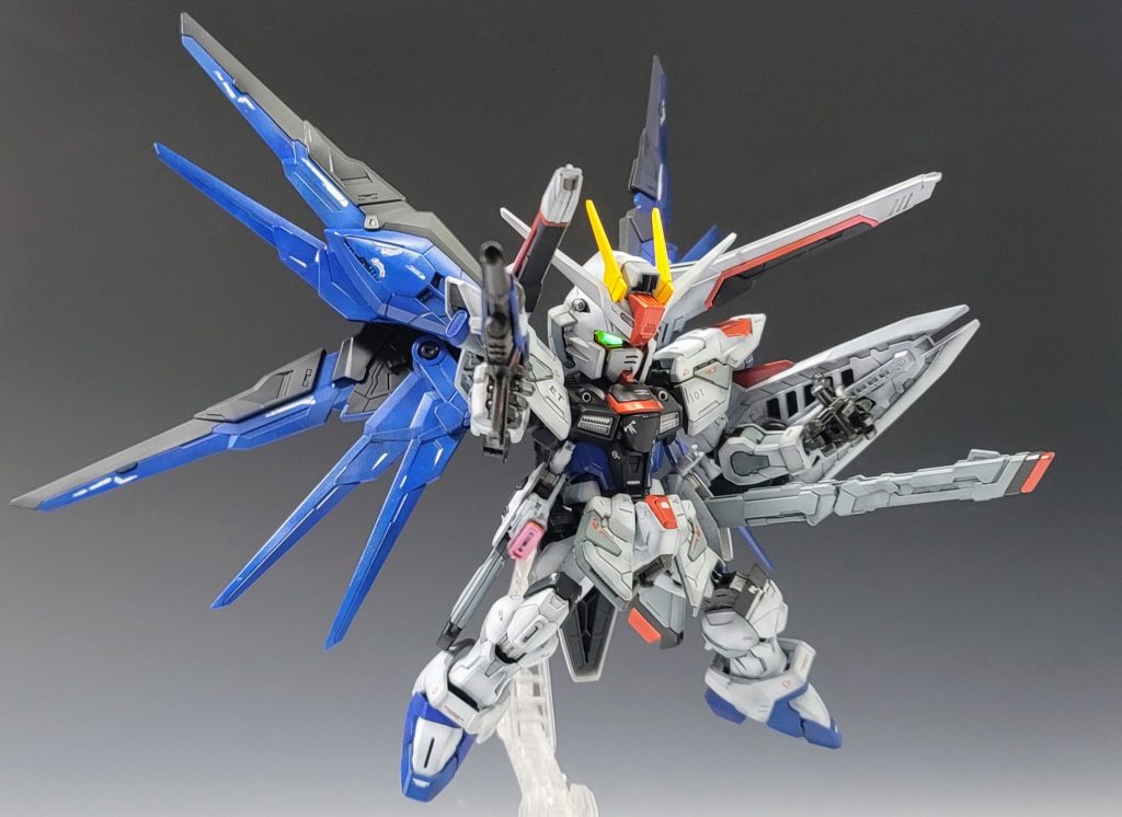 フルバーストです。このシルエットがまたカッコイイ\( *´꒳`*)/デカールはRGディスティニーをメインにコーションデカールやロボデカールを使用しています。