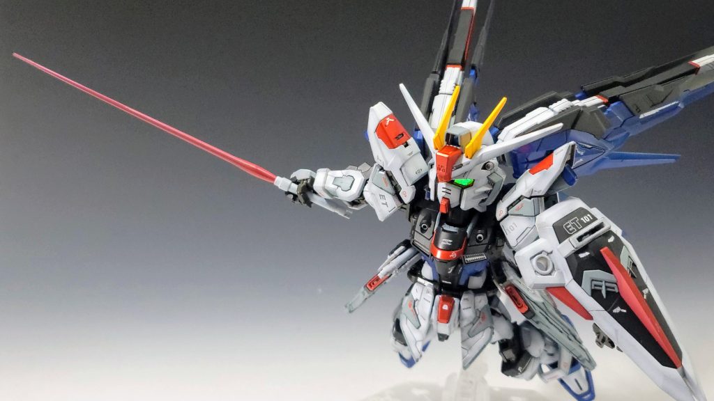 ビュウワ!!っていうフリーダムの飛ぶ音が聞こえるような気がする