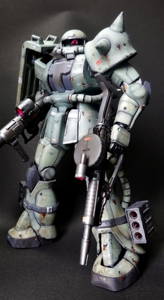 プロポーションはいじってません。少しプラ版でディテールアップしたのとアポジモータ?の穴?をビーズで埋めました。塗装はグラデーション塗装後にウオッシングを行い汚してます。汚しは奥が深いです。
