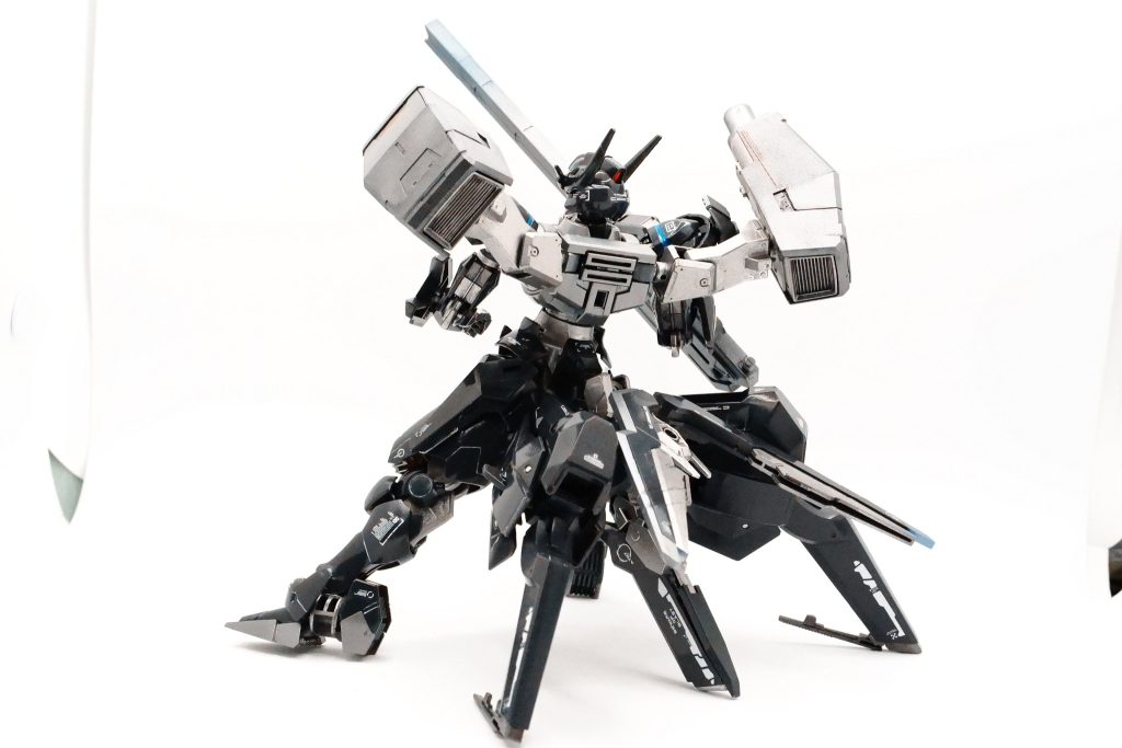 後ろから見るとこんな感じ。ちなみにビームキャンを連結しているバックパックはHGウイングガンダムのヤツを利用してます！2穴対応で超便利！他のキットでも使えそう。