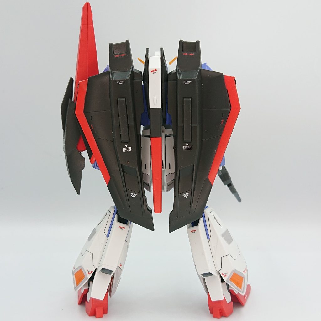 デカールはZガンダム/ZZガンダム汎用とユニコーンガンダム用、ガンダムAGE汎用を組み合わせて使用しています。使いどころを間違えなければかなり有用なデカール類なのでおススメです。