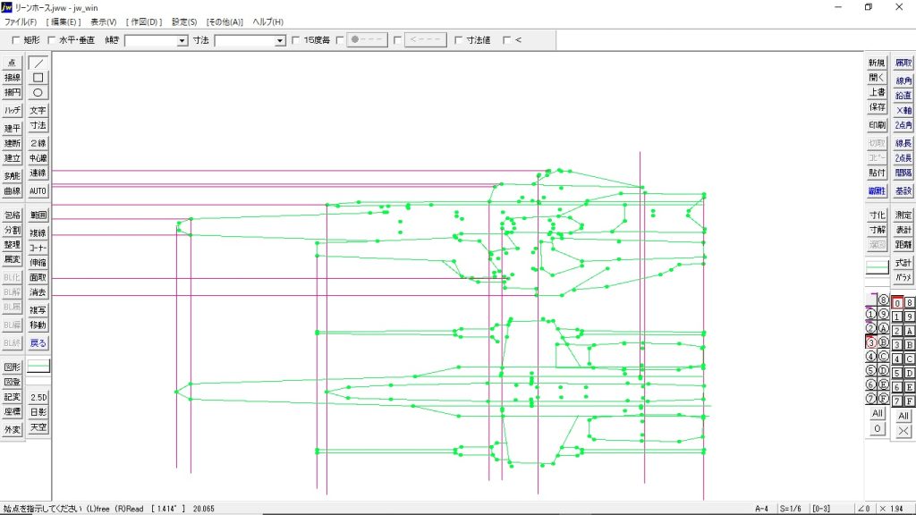 ついでなのでCADで図面引いているところも載せておきますね。この段階で1/1200スケールなので点と点の間を計測して手書きで図面を作成しています。曲線でパーツの切り出しとか無理なのでなるべく直線に直しています。ちなみに440mmと言っていたがアレは嘘じゃよ。実際は艦首の造形の問題で500mmに達するのじゃ・・・。