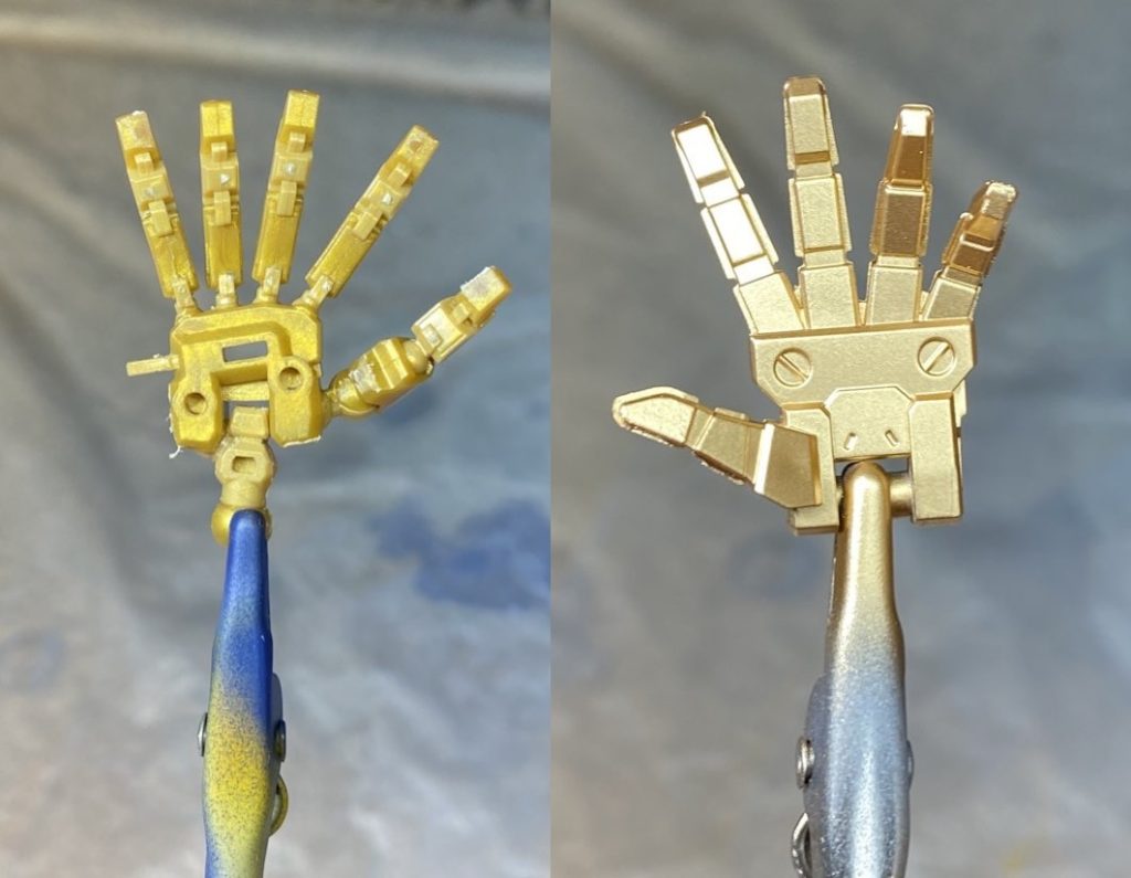 成形色ゴールドとスーパーリッチゴールドの比較写真写真で比較すると結構違いがありますが全身を組むといい感じ