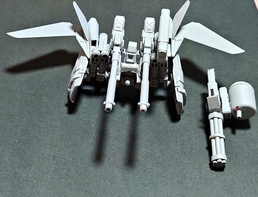 やっと形が決まりサフを吹いた状態サフってなんでカッコイイんでしょう🤩