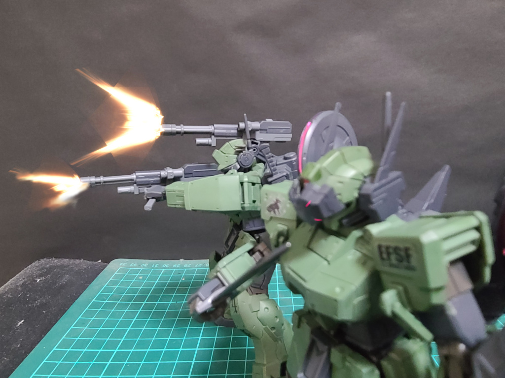 ハウンドδ「おい来やがったぞ!」ハウンドγ「へっ!面白れぇ!!」