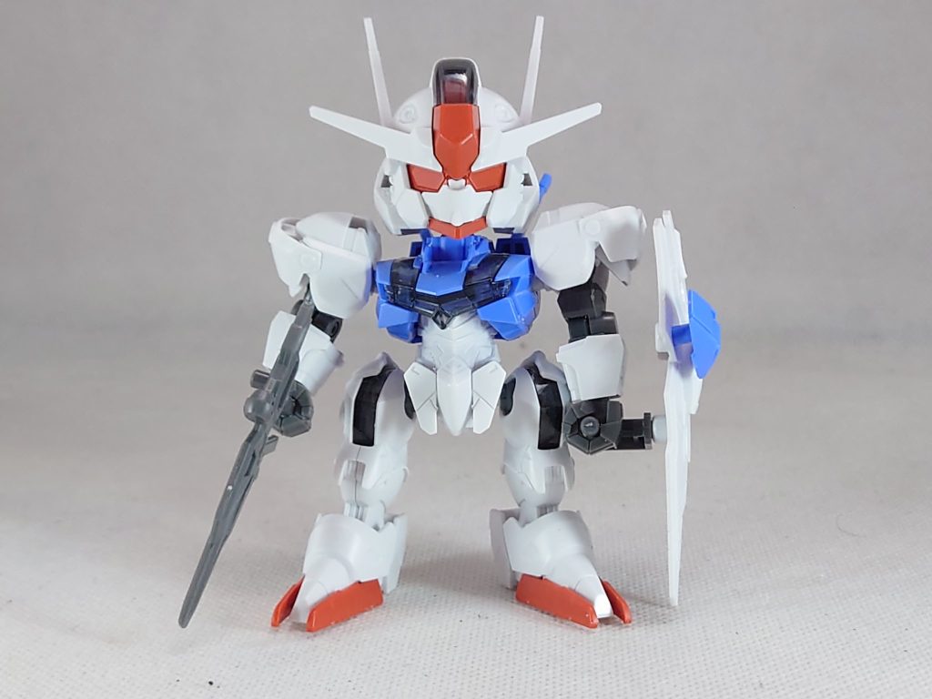 まずは巣組の状態ですシールも貼っていません色分けはさすがに厳しいですが肉抜き穴も（最近のSDに比べれば）少なかったですここから気になったところを弄っていきます