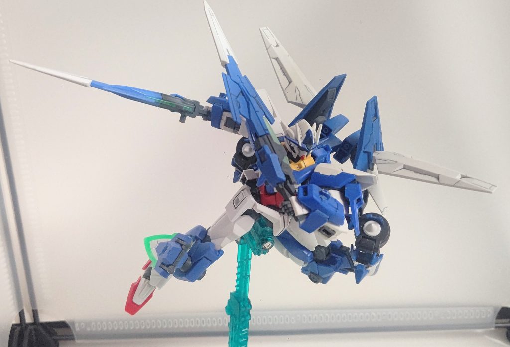 ダイバーエースのGNソードⅡです。OO系統の改造武器でカラーリングもマッチしていたのでそのまま採用しました。