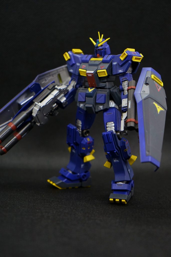 バックパックなしこうしてみると、ガンダムMk-Ⅱの強化版の様に見えるかもですね