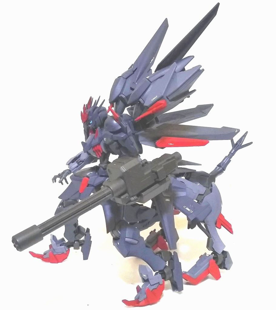 ドッキング！条約で禁止されているという実弾兵器（ガトリング砲）を装備。密かにガンダムを開発していたペイルテクノロジー感を出しました。